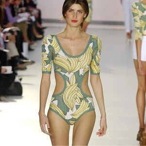 ✨ CHLOE banana bodysuit